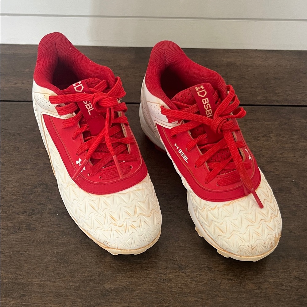 Under Armor kids baseball cleats